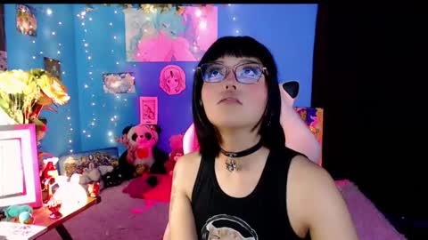 Snapshot of tamako_kitty__ chatting on 12.19.25 Alejandra Independent model online show from 12.19.25