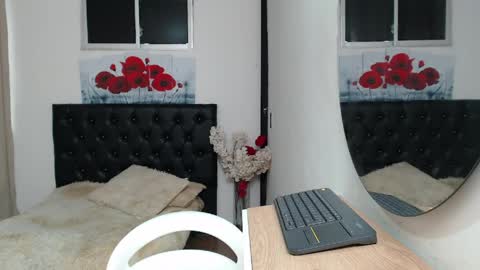 Snapshot of tamar4_f00x chatting on 05.07.26 Hi im sara online show from 05.07.26