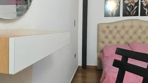 Snapshot of tamar4_f00x chatting on 06.17.26 Hi im sara online show from 06.17.26