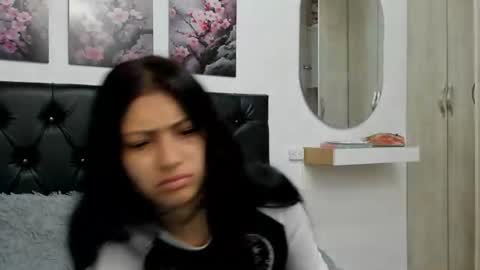 Snapshot of tamar4_f00x chatting on 06.22.26 Hi im sara online show from 06.22.26