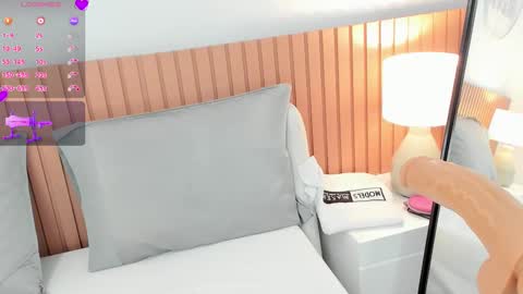 Snapshot of tamara_saenz19 chatting on 02.22.25 Rousaly online show from 02.22.25