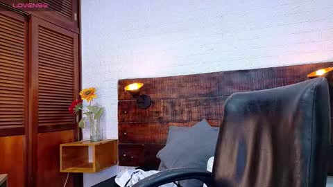    online show from 11.06.25