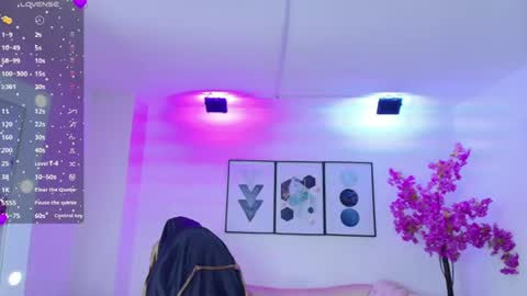 Snapshot of tamara_slimx chatting on 06.18.26 Tamara online show from 06.18.26