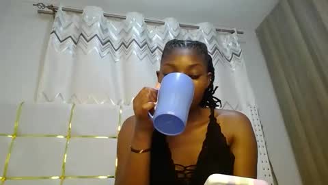 Snapshot of tamia538235 chatting on 02.07.25 tamia online show from 02.07.25