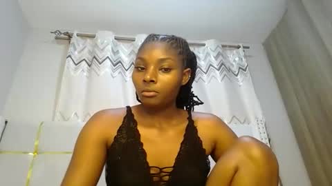 Snapshot of tamia538235 chatting on 02.08.25 tamia online show from 02.08.25