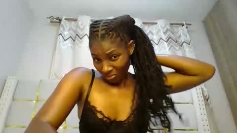 Snapshot of tamia538235 chatting on 02.16.25 tamia online show from 02.16.25