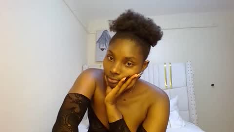 Snapshot of tamia538235 chatting on 10.24.25 tamia online show from 10.24.25