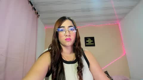 Snapshot of tamidesire chatting on 05.14.26 TamiDesire online show from 05.14.26