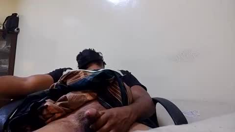 Snapshot of tamilan_da75 chatting on 02.17.25 tamilan_da75 online show from 02.17.25