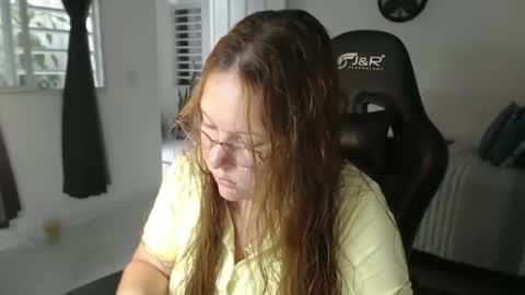 Snapshot of tamy_shine87 chatting on 02.21.26 Im Samy online show from 02.21.26