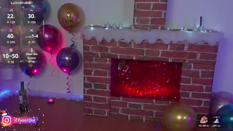 Snapshot of tamyeliot chatting on 12.04.25 Tamy online show from 12.04.25