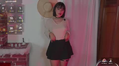 Snapshot of tamyeliot chatting on 12.14.25 Tamy online show from 12.14.25