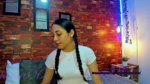 Snapshot of tania06 chatting on 02.24.25 tania06 online show from 02.24.25