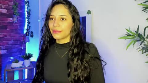 Snapshot of tania06 chatting on 09.11.25 tania06 online show from 09.11.25