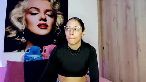 Snapshot of tania06 chatting on 09.25.25 tania06 online show from 09.25.25