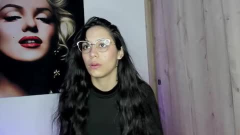 Snapshot of tania06 chatting on 10.11.25 tania06 online show from 10.11.25