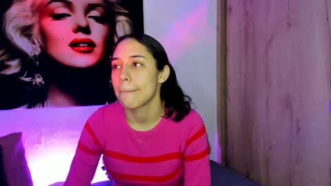 Snapshot of tania06 chatting on 11.19.25 tania06 online show from 11.19.25