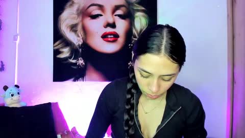 Snapshot of tania06 chatting on 11.20.25 tania06 online show from 11.20.25