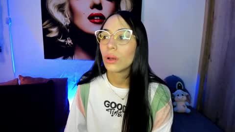 Snapshot of tania06 chatting on 11.23.25 tania06 online show from 11.23.25