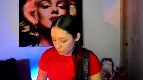 Snapshot of tania06 chatting on 11.24.25 tania06 online show from 11.24.25