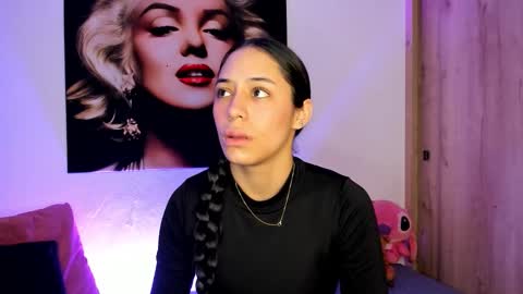 Snapshot of tania06 chatting on 11.29.25 tania06 online show from 11.29.25