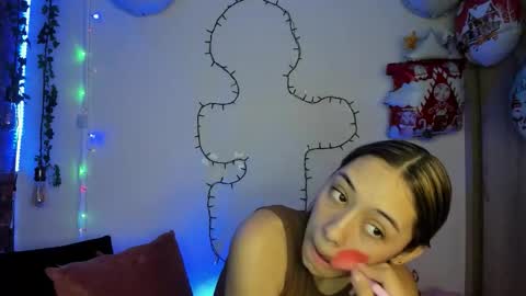 Snapshot of tania06 chatting on 12.15.25 tania06 online show from 12.15.25