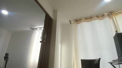 taniabonnet  online show from 03.07.26