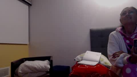 taniafirelux online show from 04.22.26