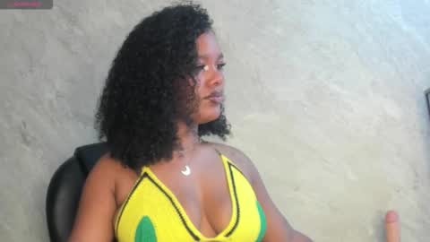 Snapshot of tanisha__lux chatting on 12.14.25 Tanisha online show from 12.14.25