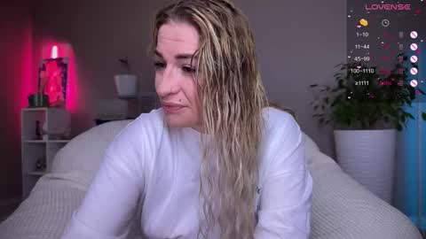 Snapshot of tanya_acid chatting on 10.16.25 Tanya acid       online show from 10.16.25