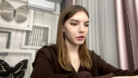 Mia online show from 03.05.26