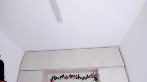 Snapshot of tarawiilson_ chatting on 09.14.25  T A R A  online show from 09.14.25