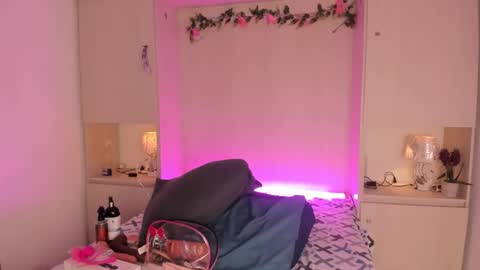  T A R A  online show from 03.14.26