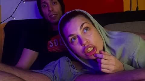 T  J   online show from 11.10.25