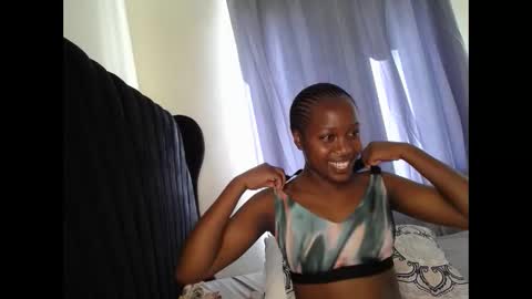 Snapshot of tasha_kimmy chatting on 09.10.25 Ireen online show from 09.10.25