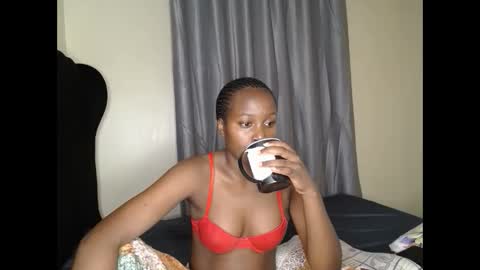 Snapshot of tasha_kimmy chatting on 09.28.25 Ireen online show from 09.28.25