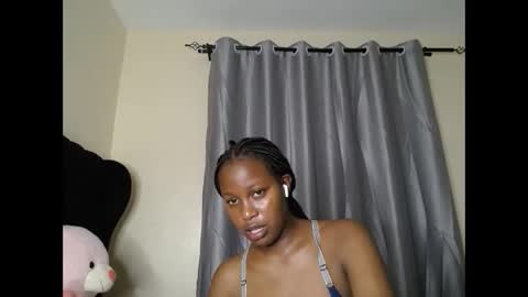 Snapshot of tasha_kimmy chatting on 11.18.25 Ireen online show from 11.18.25