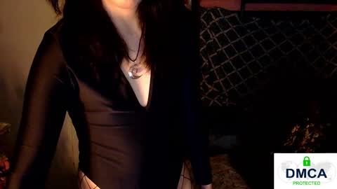 Snapshot of tashakai chatting on 03.08.25 TashaKai online show from 03.08.25