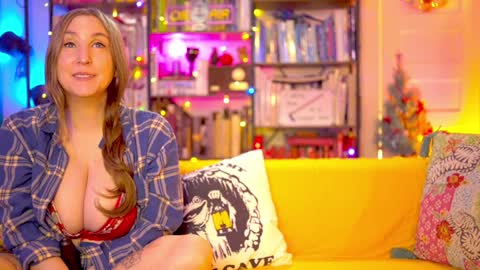 Snapshot of task_manager chatting on 12.04.24 Vivian Clark online show from 12.04.24