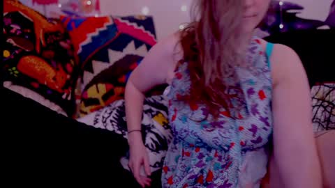 Snapshot of task_manager chatting on 02.01.25 Vivian Clark online show from 02.01.25