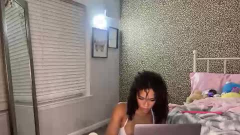 Snapshot of tateharper chatting on 06.07.26 Tate Harper online show from 06.07.26