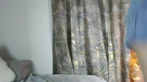 Snapshot of tateisblonde chatting on 11.27.25 tateisblonde online show from 11.27.25