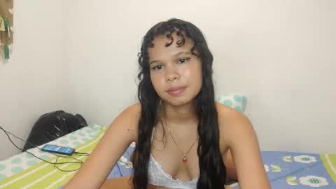 Snapshot of tati_and_cris chatting on 04.19.26 Lily online show from 04.19.26