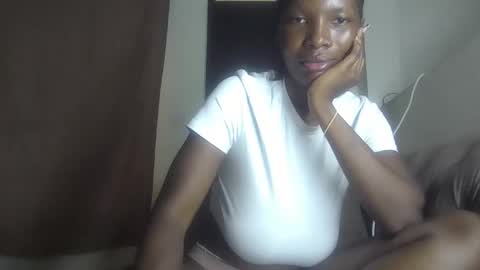 Snapshot of tatiana_254 chatting on 10.28.25 tatiana_254 online show from 10.28.25