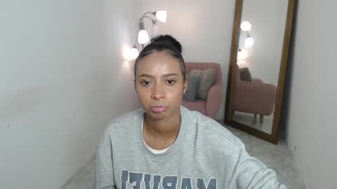 Snapshot of tatiana_oconell2 chatting on 02.09.26 isabel online show from 02.09.26