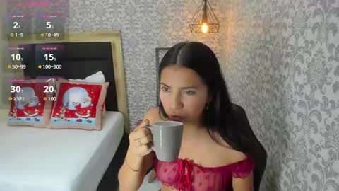 Snapshot of tatigold2 chatting on 12.10.24 T A T I online show from 12.10.24