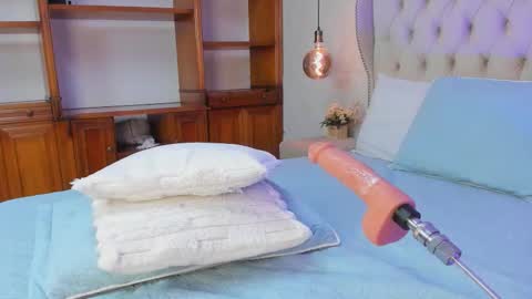 Snapshot of tatihornyy chatting on 11.24.25 TATI online show from 11.24.25