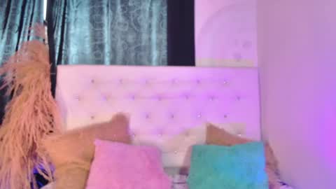 Snapshot of tatixxxvega chatting on 05.18.26 tatix online show from 05.18.26
