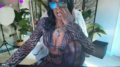 Tatted Queen online show from 05.17.26
