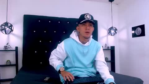 Snapshot of tattoo22_ chatting on 11.17.25 Tattoo online show from 11.17.25